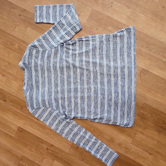 Cardigan - Picture 3 of 5